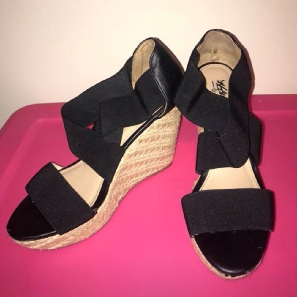 Black Wedges